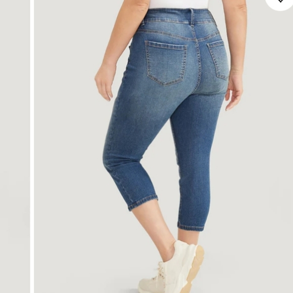 BloomChic- Very Stretchy High-Rise Medium Wash Cropped Jeans-16 - Picture 3 of 10
